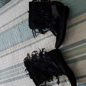 FRINGE BOOTS